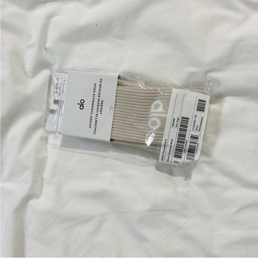 NWT Alo Throwback Sock